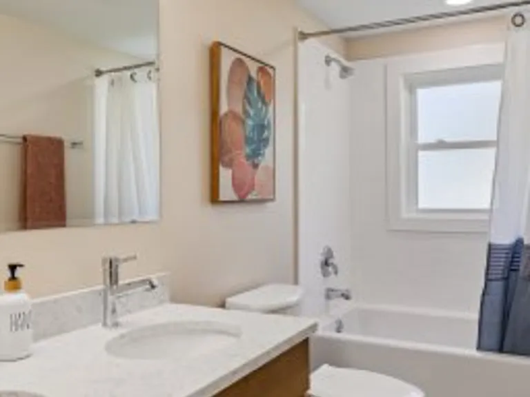 Country Club Dr — Photo 15