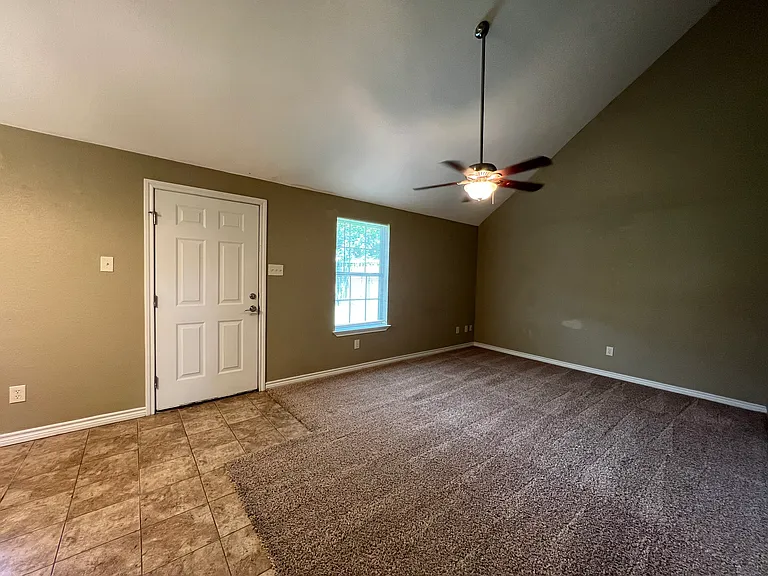 1470 N Belknap St — Photo 5