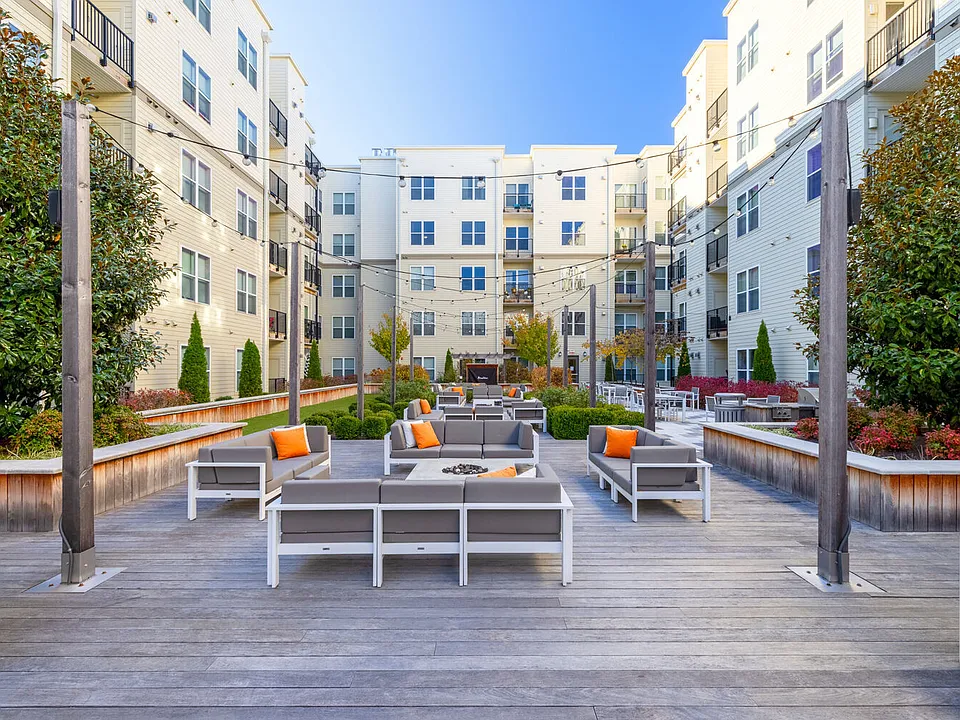 Esplanade at National Harbor apartments community photo