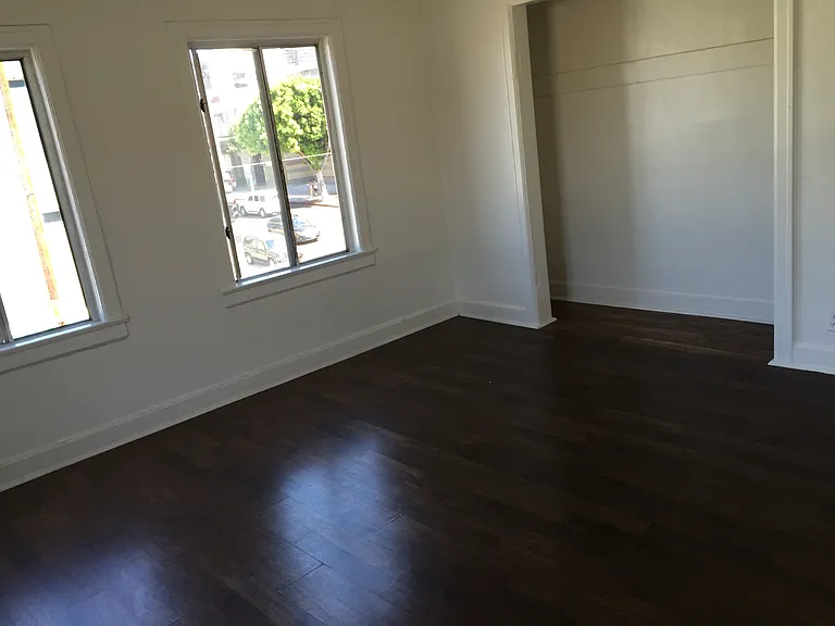 1407 W 3rd St — Photo 3