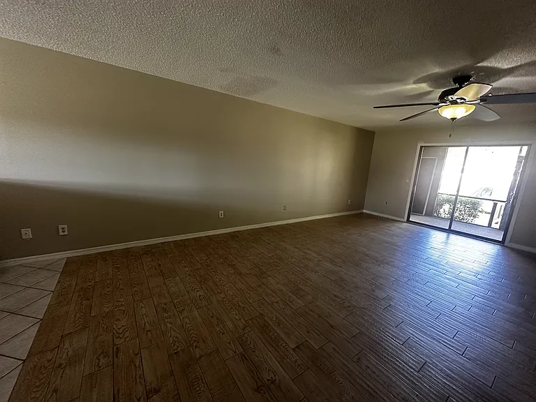 11001 SE Sunset Harbor Rd — Photo 6