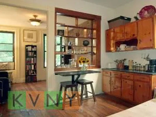 Rented by KVNY Soho | media 25