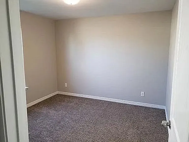 1421 Cayuse Creek Dr — Photo 9