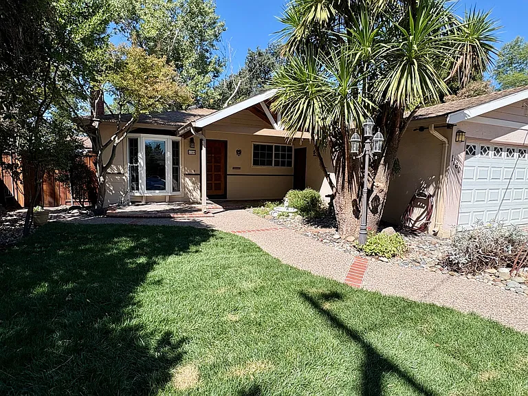 1160 Santa Lucia Dr — Photo 3
