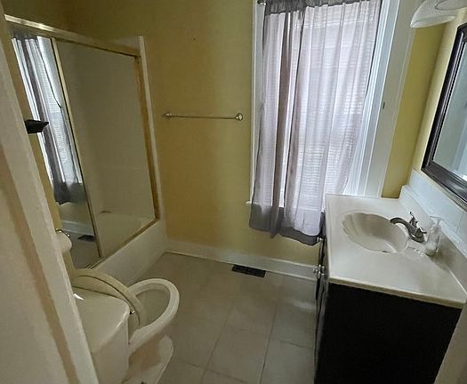 2nd image of 3710 Stickney Ave