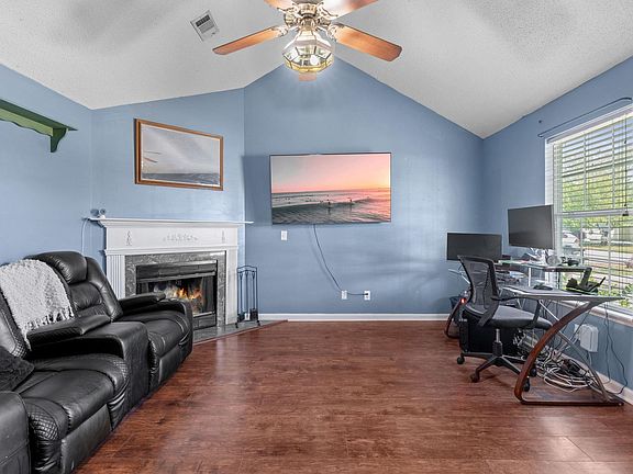 3rd image of 616 Shannon Ridge Dr