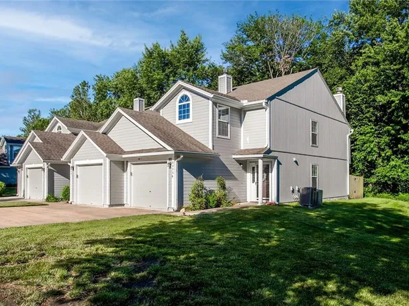 6036 NE Moonstone Dr, Lees Summit, MO 64064