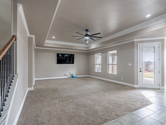 4th image of 6106 Valley View St