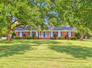 537 Sunset Dr, Manning, SC 29102