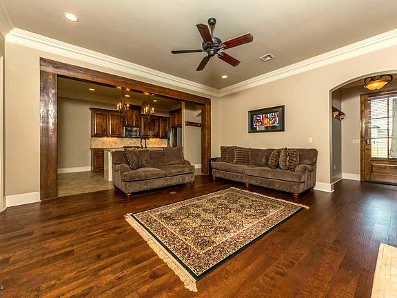 4th image of 101 Whitewater Dr