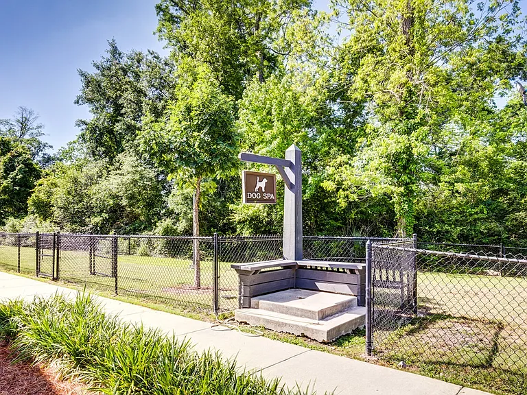 Arlington Cottages and Townhomes-POI-002