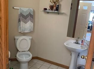 961 Sweetflower Dr, Hoffman Estates, IL 60169