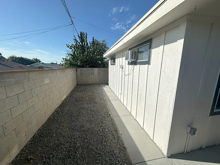 370 Alpine Ave #B — Photo 9