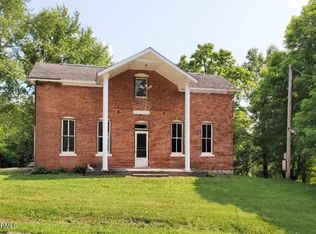 414 E 4th St, Chamois, MO 65024