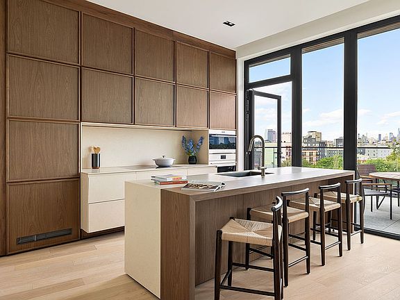 4th image of 28 Herbert St #Pha