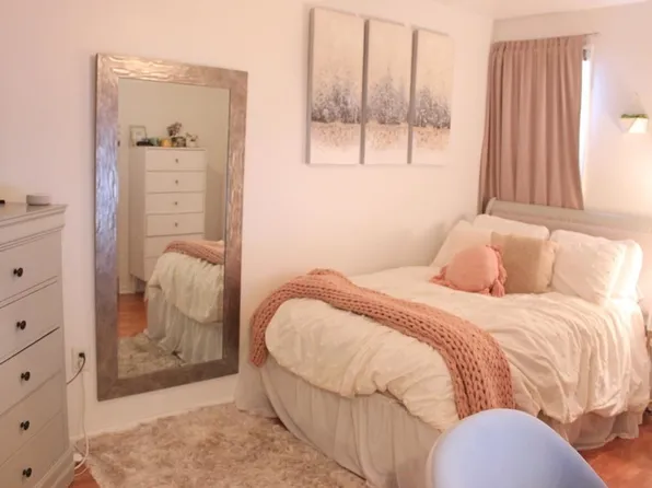 210 Adams Street image 5 of 11