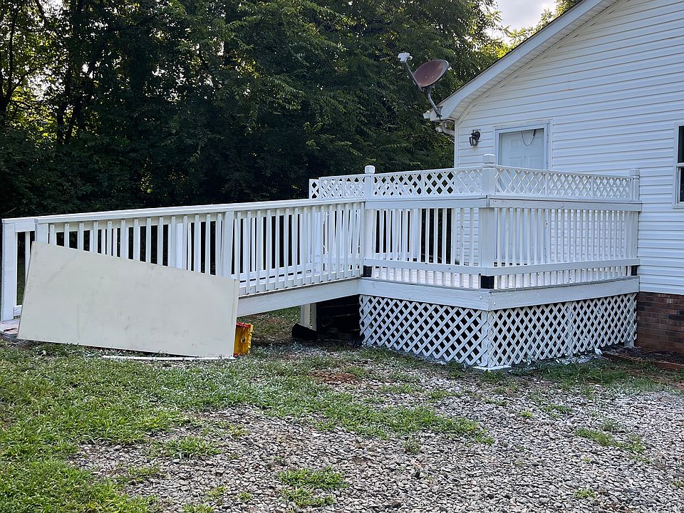 2nd image of 1180 Uniondale Ct