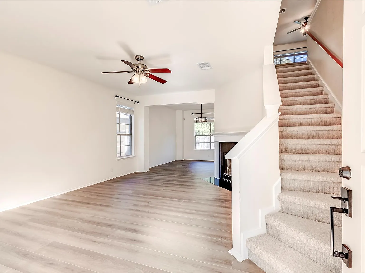 3 bed, 2.5 bath, 1963 sqft, $2,995 — Photo 4