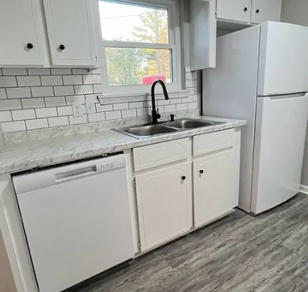 184 Sequoia Cir — Photo 3