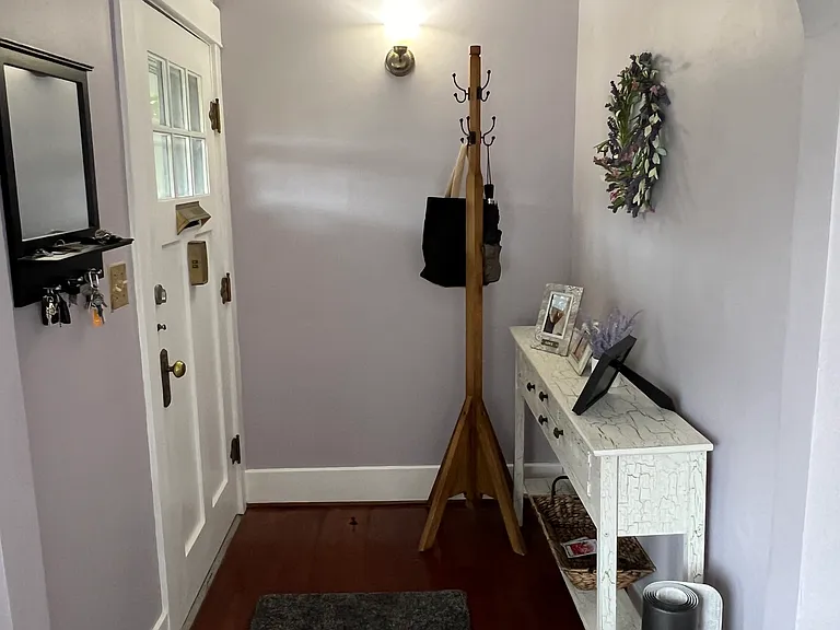 1222 N Anderson St — Photo 2