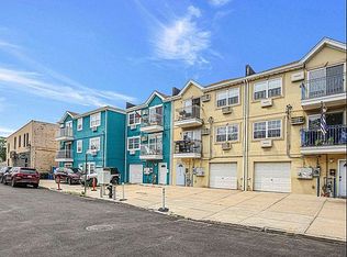 233 Beach 100 St #2, Rockaway Park, NY 11694