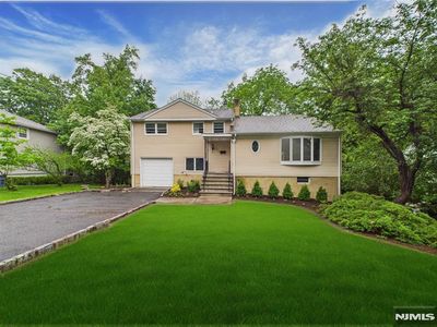 995 Andover Ter, Ridgewood, NJ, 07450