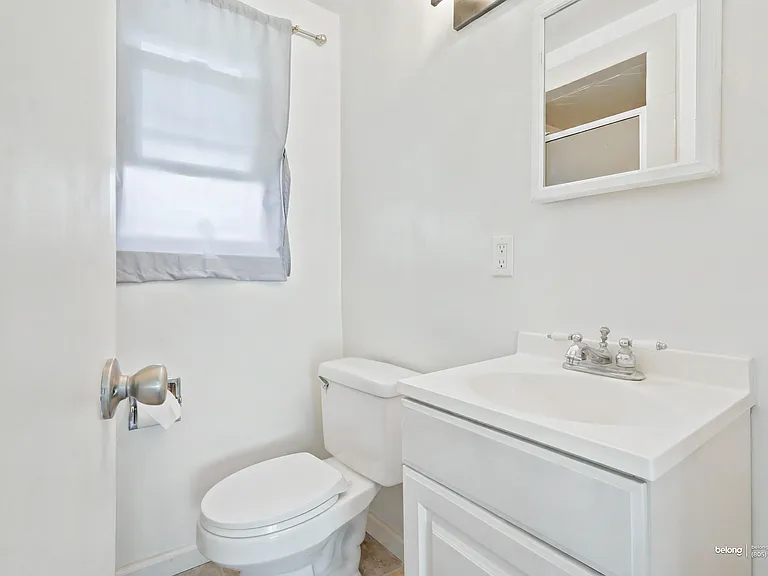 530 2nd Pl #B — Photo 18