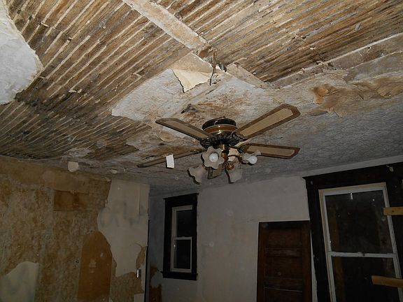 5th image of 1234 Rosemont Ave