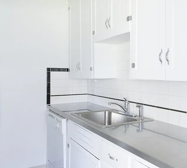 1280 Albion St — Photo 35