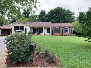 24 Summerglen Ct, Asheville, NC 28806