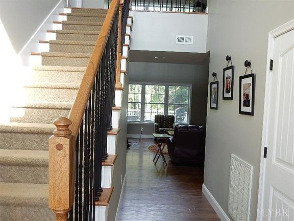 4th image of 123 Frederick Dr