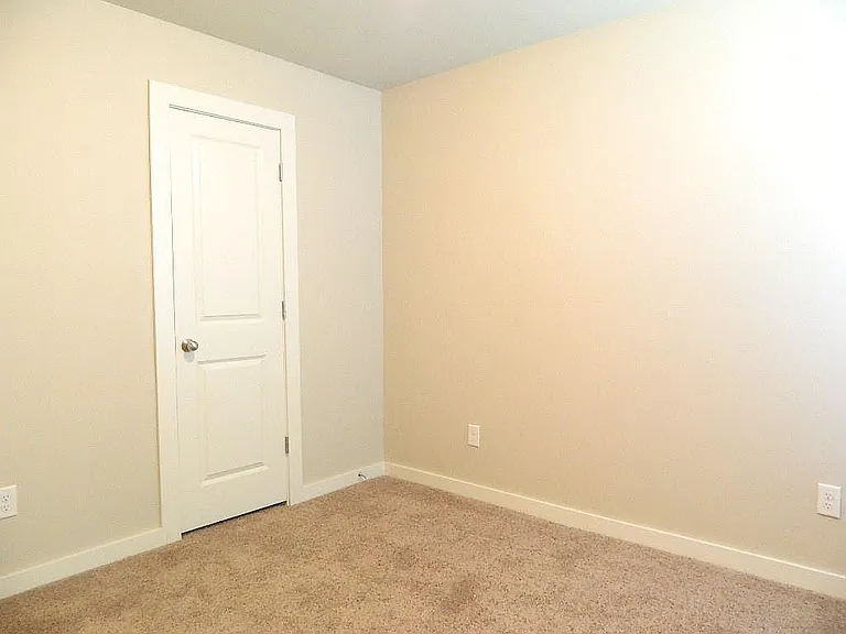 1025 Creekside Dr — Photo 8