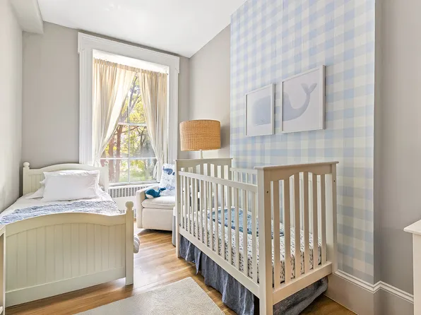 485 West 22nd Street image 8 of 19