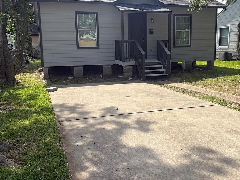604A Randall St — Photo 3