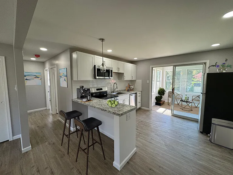 21 Clarks Ln #C — Photo 1