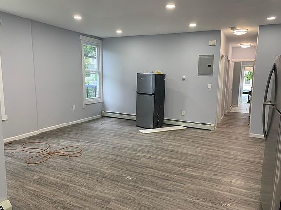 3rd image of 423 S 7th Ave APT 1