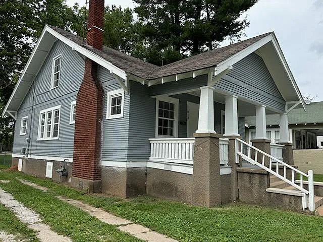 823 E Normal St — Photo 1