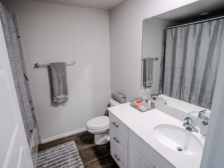 404 Eaton Dr — Photo 6