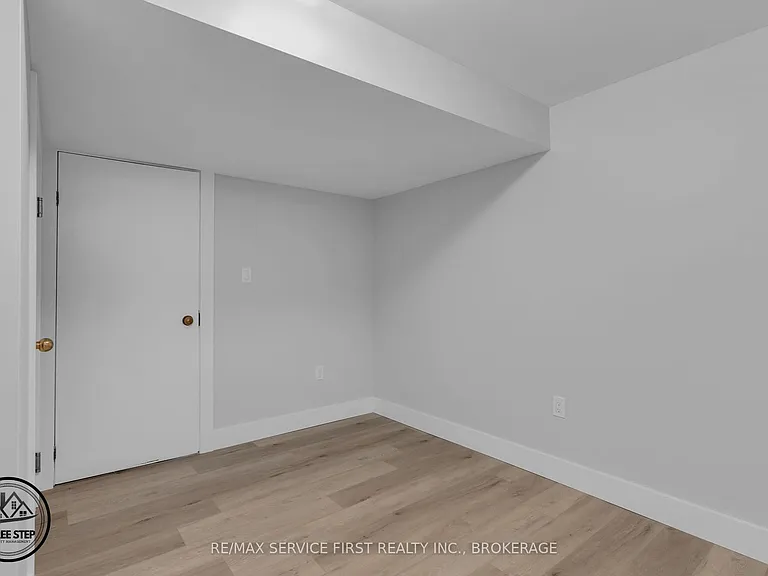 9 Rockford Pl — Photo 9