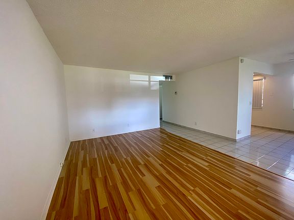 5th image of 110 Normandy Ln #C