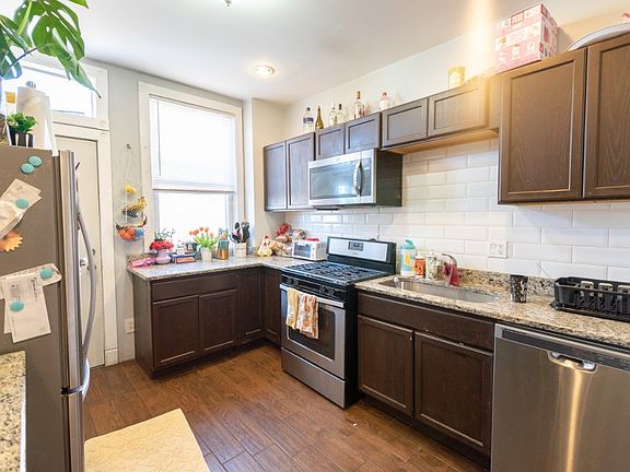 4th image of 2408 W Grenshaw St #3