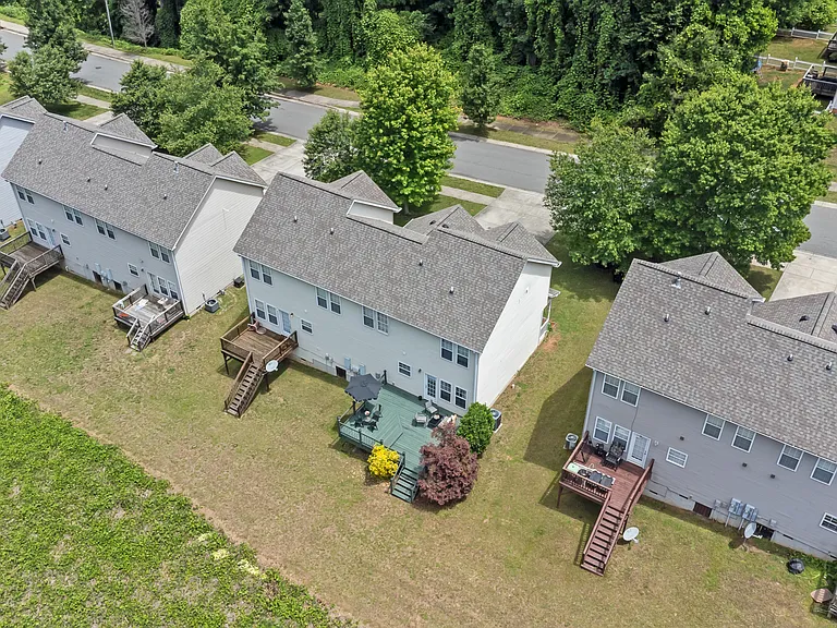 126 Ridge Bluff Rd — Photo 32