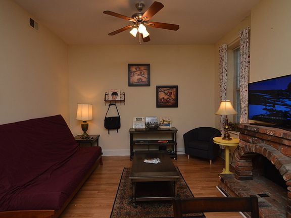 2nd image of 812 Lafayette Ave #E