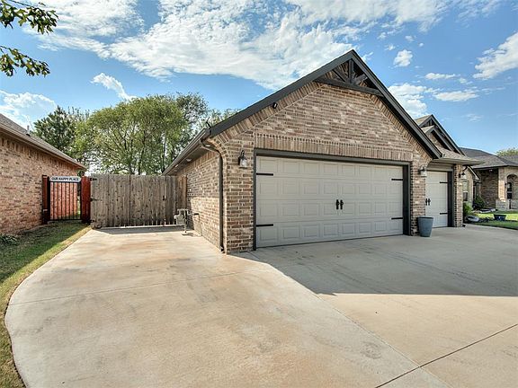 4th image of 2201 Sycamore Creek Ave