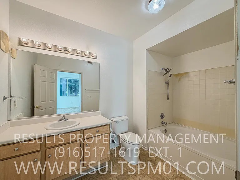701 Gibson Dr #1516 — Photo 22