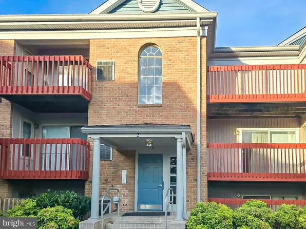 2 Cloverwood Ct APT 102, Essex, MD 21221