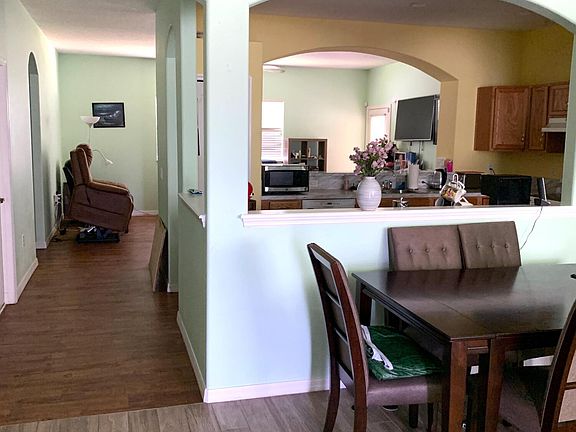 4th image of 4915 Barna Ave