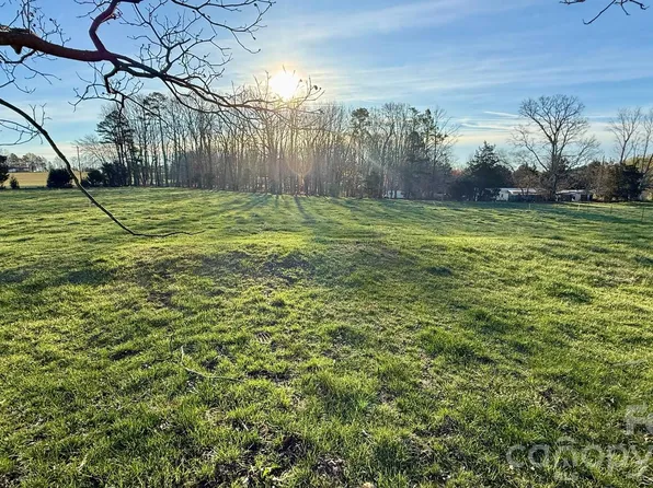 2298 Buffalo Shoals Rd, Catawba, NC 28609