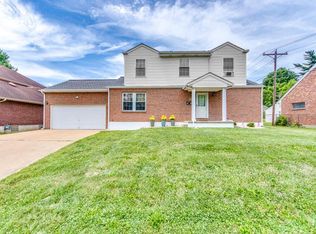 2951 Andover Dr, Saint Louis, MO 63121
