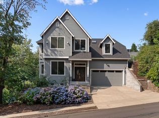 2903 NE Fremont Dr, Portland, OR 97220